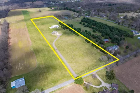 View/Area - 2951 E Ave, Kalamazoo, MI 49004 photo 1 of 7