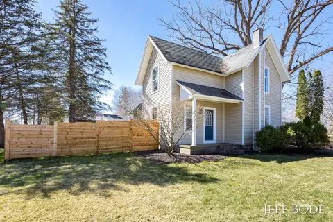 Exterior - 503 W Ellis St, Belding, MI 48809 photo 3 of 11