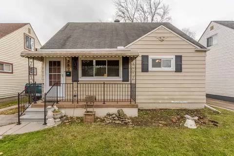 982 E Barrett Ave, Madison Heights, MI 48071