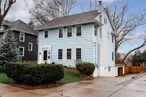 1577 Lyon St NE, Grand Rapids, MI 49503