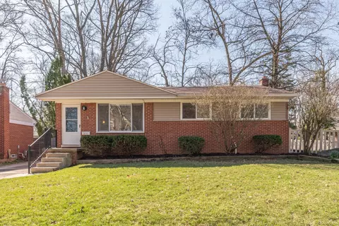 2835 Sequoia Pkwy, Ann Arbor, MI 48103