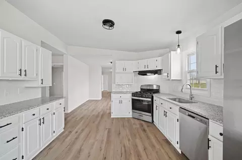 Kitchen - 8529 Welch Rd, Tecumseh, MI 49286 photo 4 of 6