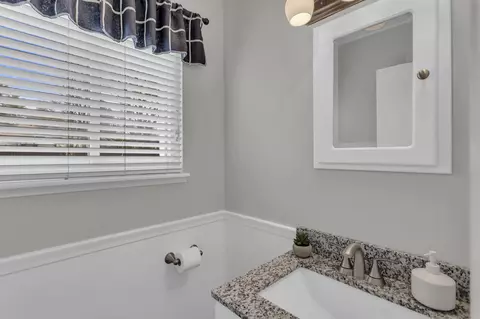 Bath - 2461 Smiley Way, Jackson, MI 49203 photo 1 of 7