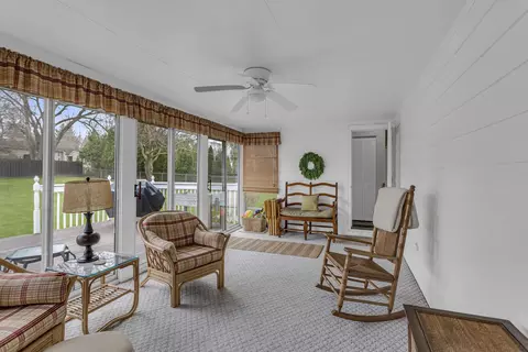 Living - 2461 Smiley Way, Jackson, MI 49203 photo 8 of 11
