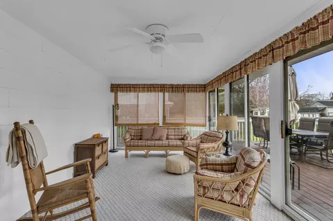 Living - 2461 Smiley Way, Jackson, MI 49203 photo 7 of 11