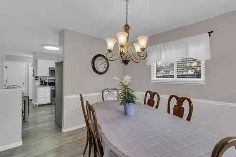 Dining - 2461 Smiley Way, Jackson, MI 49203 photo 2 of 3
