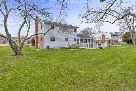 Exterior - 2461 Smiley Way, Jackson, MI 49203 photo 7 of 12