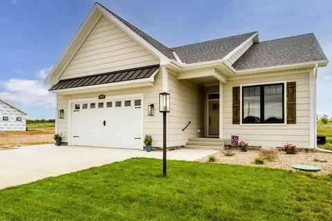 2584 Noellyn Dr, Berrien Springs, MI 49103