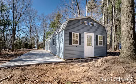 4656 N Ridge Rd, Mears, MI 49436