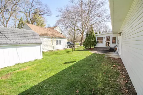 110 E Adams St, Three Rivers, MI 49093 photo 3