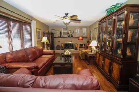 110 E Adams St, Three Rivers, MI 49093 photo 7