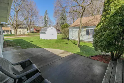 110 E Adams St, Three Rivers, MI 49093 photo 4