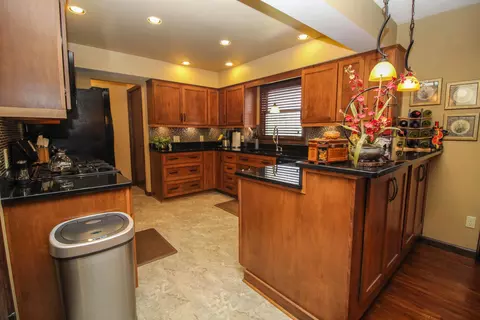 110 E Adams St, Three Rivers, MI 49093 photo 10