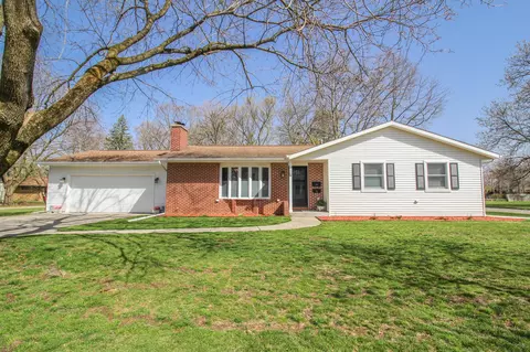 110 E Adams St, Three Rivers, MI 49093 photo 2