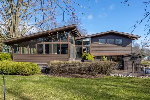 712 Cypress St, Big Rapids, MI 49307