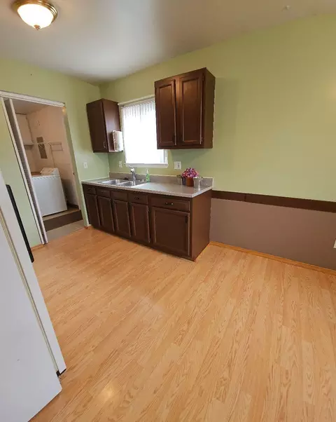 Kitchen - 4511 Niagara St, Wayne, MI 48184 photo 2 of 3