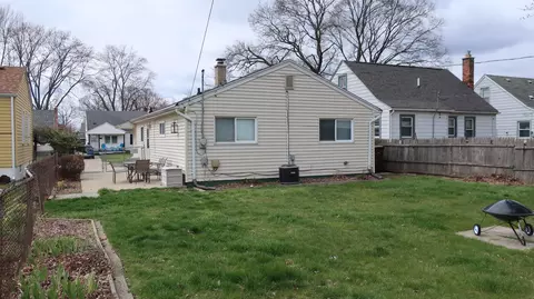 Exterior - 4511 Niagara St, Wayne, MI 48184 photo 10 of 17