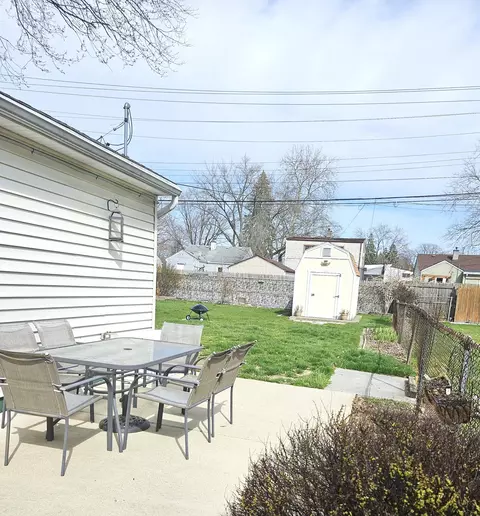Exterior - 4511 Niagara St, Wayne, MI 48184 photo 15 of 17