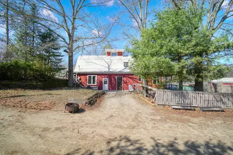 18300 Bowdish Rd, Gregory, MI 48137