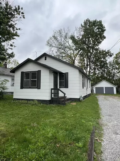 138 Crown St SW, Wyoming, MI 49548