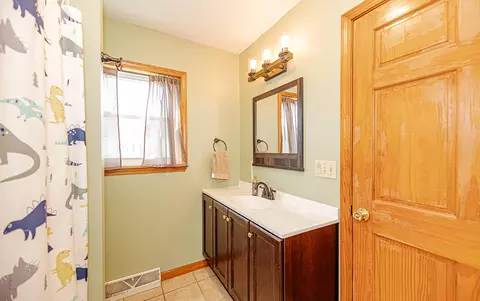 Bath - 308 Buchanan St, Bronson, MI 49028 photo 3 of 5