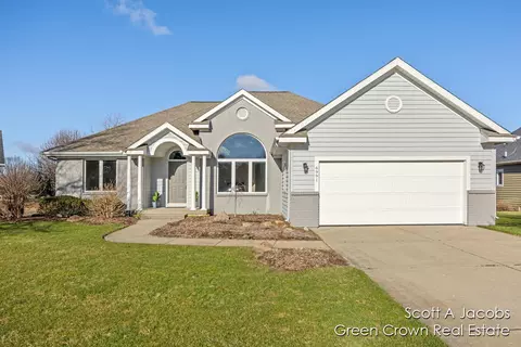 6991 Camelback Dr NE, Rockford, MI 49341