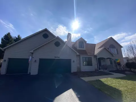4492 Sunflower Ridge Dr NE, Ada, MI 49301