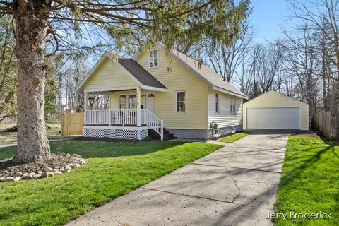 3448 College Ave NE, Grand Rapids, MI 49525