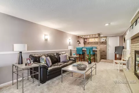 Living - 6775 Buehler Rd, Freeport, MI 49325 photo 6 of 7