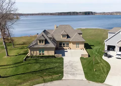 1899 Suncrest Dr, Grass Lake, MI 49240