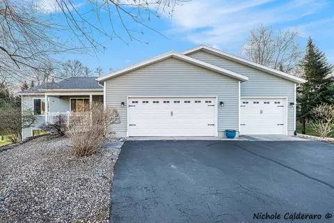 11430 Lindy Dr, Rockford, MI 49341
