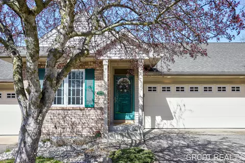1273 Gleneagle Pl #15, Hudsonville, MI 49426