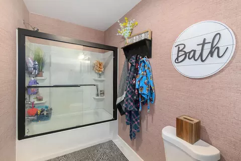 Bath - 12875 Kelley Rd, Brooklyn, MI 49230 photo 1 of 3