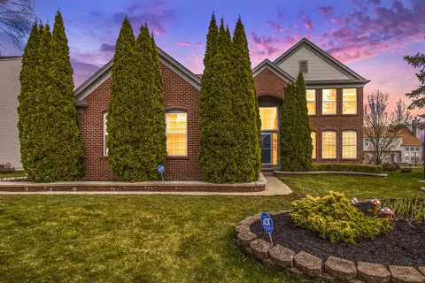 8239 Hummingbird Dr, Ypsilanti, MI 48197