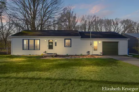 1250 106th Ave, Plainwell, MI 49080