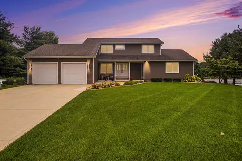 25287 Island View Ln, Sturgis, MI 49091