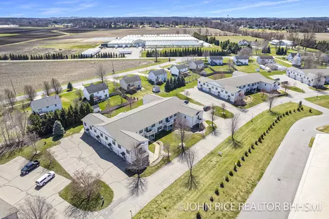 5688 E Town Dr #1, Hudsonville, MI 49426
