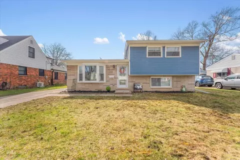 11823 Riverside Dr, Plymouth, MI 48170