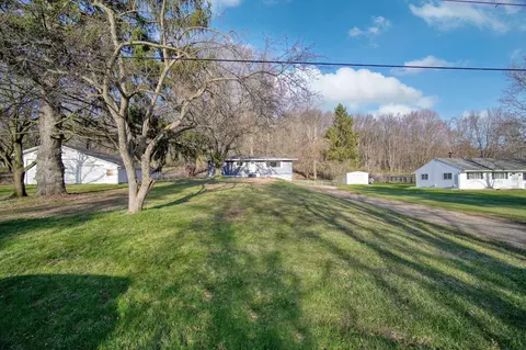 Exterior - 4276 Indian Trl, Jackson, MI 49201 photo 4 of 17