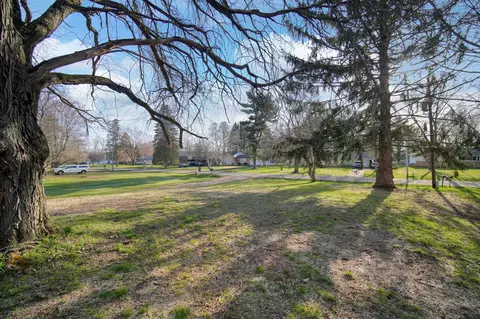 Exterior - 4276 Indian Trl, Jackson, MI 49201 photo 14 of 17