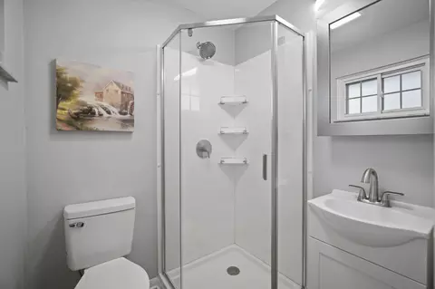 Bath - 4276 Indian Trl, Jackson, MI 49201 photo 1 of 3