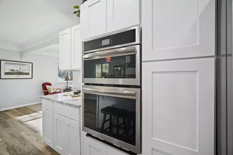 Kitchen - 4276 Indian Trl, Jackson, MI 49201 photo 6 of 9