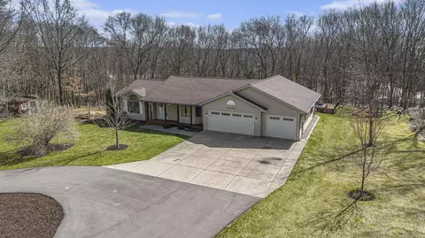 Exterior - 13044 Ryan Ridge Dr SE, Lowell, MI 49331 photo 8 of 10