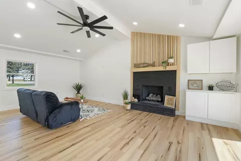 Living - 11636 Cedar Ct, Jerome, MI 49249 photo 5 of 5