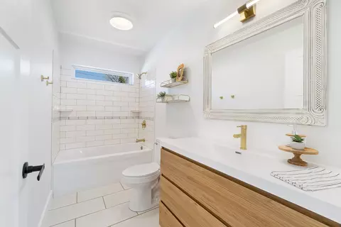 Bath - 11636 Cedar Ct, Jerome, MI 49249 photo 1 of 5