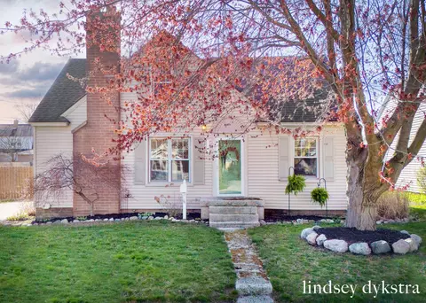 3253 Elwood Ave SW, Grandville, MI 49418
