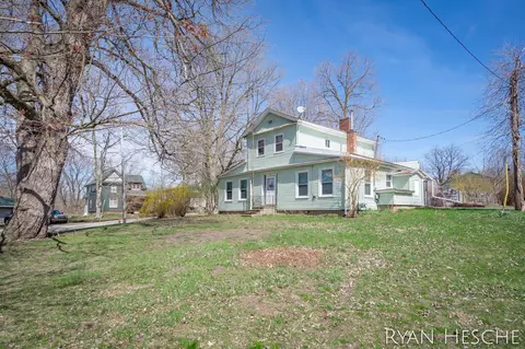 Exterior - 208 N King St, Lyons, MI 48851 photo 3 of 12