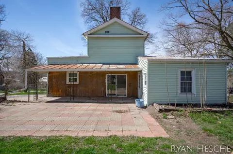Exterior - 208 N King St, Lyons, MI 48851 photo 5 of 12