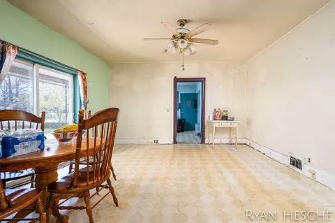 Dining - 208 N King St, Lyons, MI 48851 photo 1 of 2