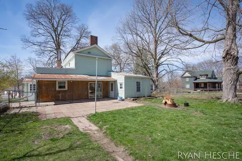 Exterior - 208 N King St, Lyons, MI 48851 photo 9 of 12